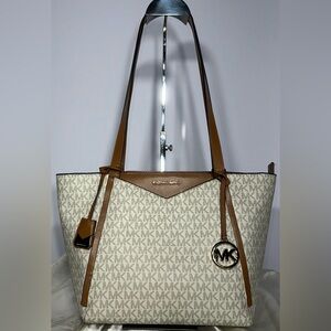 Michael Kors MK Signature Tote Bag
